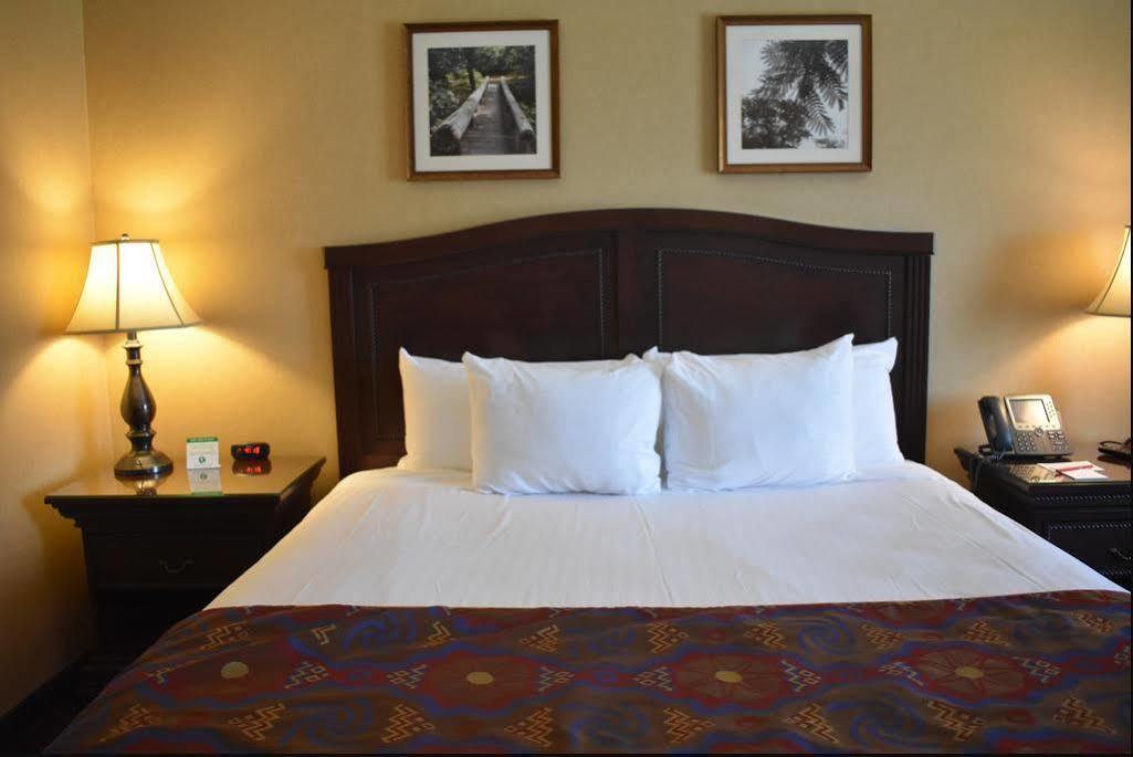 Cherokee Casino West Siloam Springs Resort Exterior foto